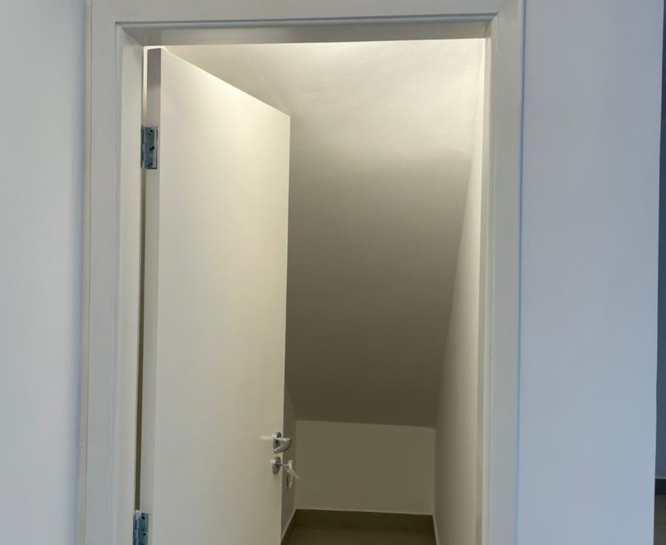 958