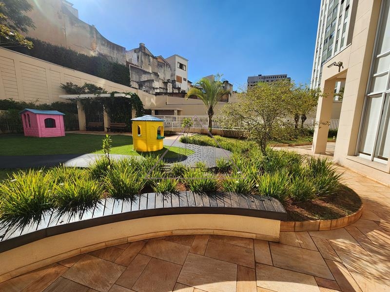 800